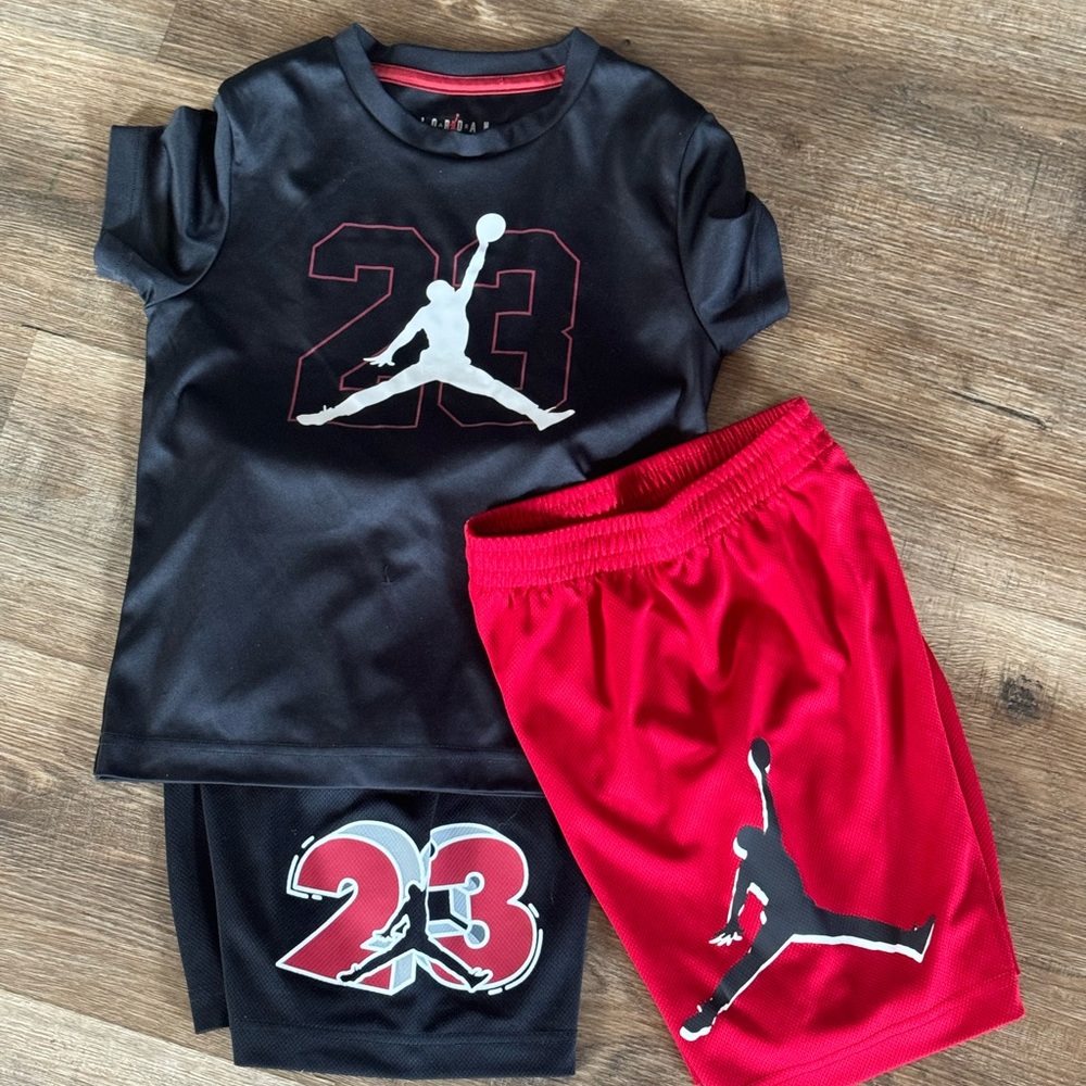 Set jordan nike for boys size 6 color red and black